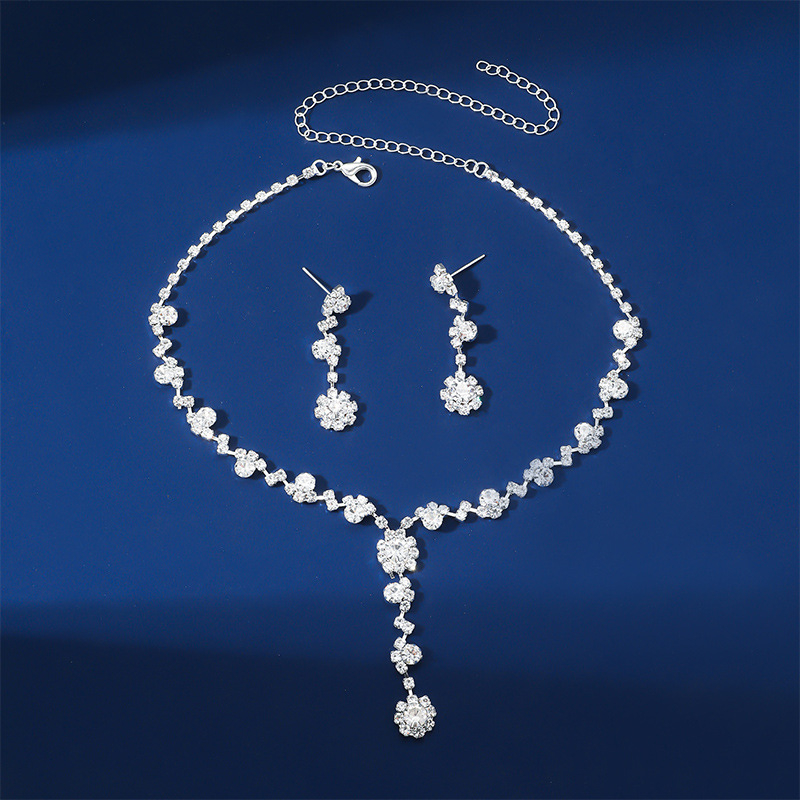 Vjenčani set nakita: ogrlica i naušnice s kristalima, korejski stil, bijeli kristali; Materijal: Kristal; Vrsta kristala: Bijeli Kristal; Privjesak: Rhinestone; Lanac: Figurativan oblik; Uzorak: Geometrijski