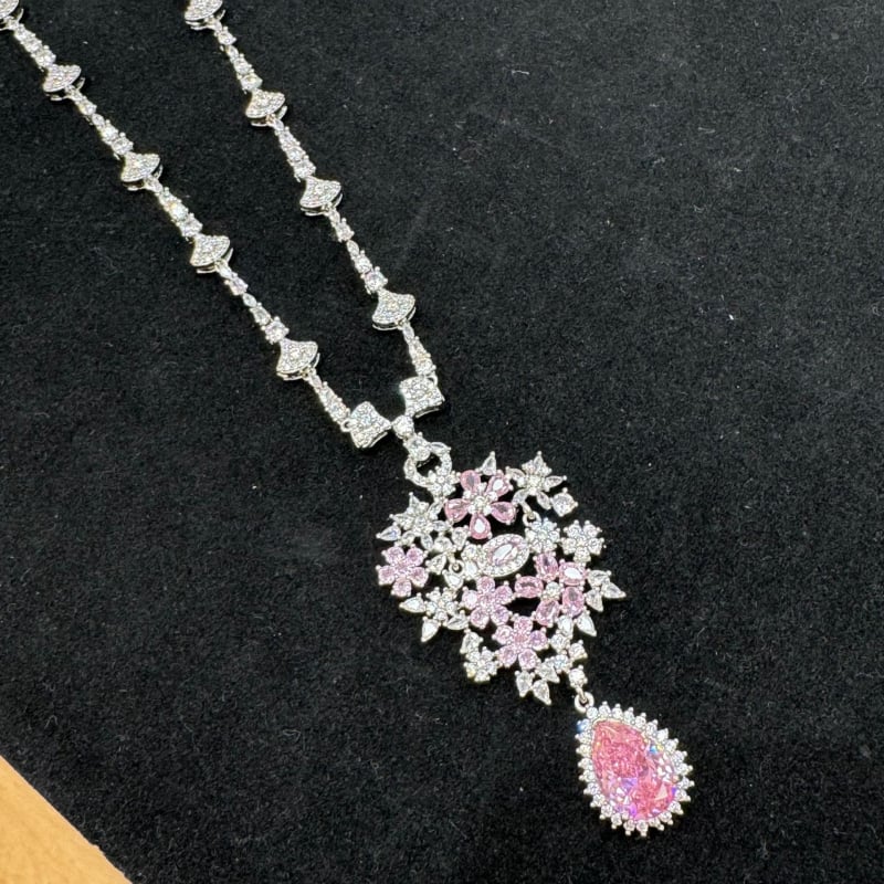 Set naušnica i ogrlice: bakrena podloga, površinska obrada, Zircon privjesak, svijetao luksuzan stil, svestrani dizajn