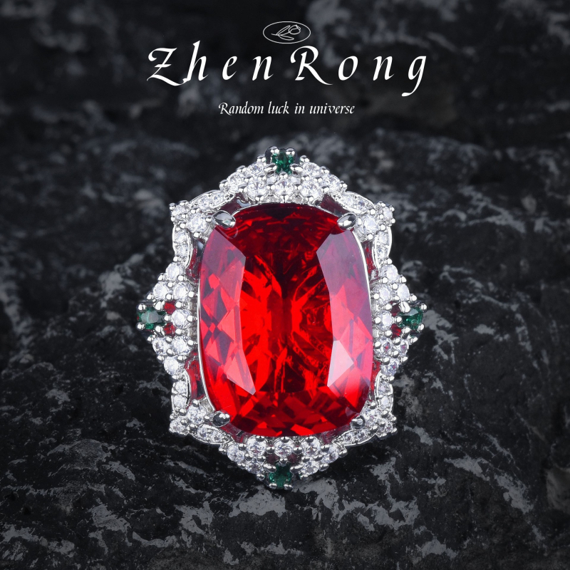 Ékszerszett: Smaragd medálos nyaklánc, galambvér rubin fülbevalók, gyűrű négyzetes gyémánttal — réz, O-klánc, virágos mintázat, retro