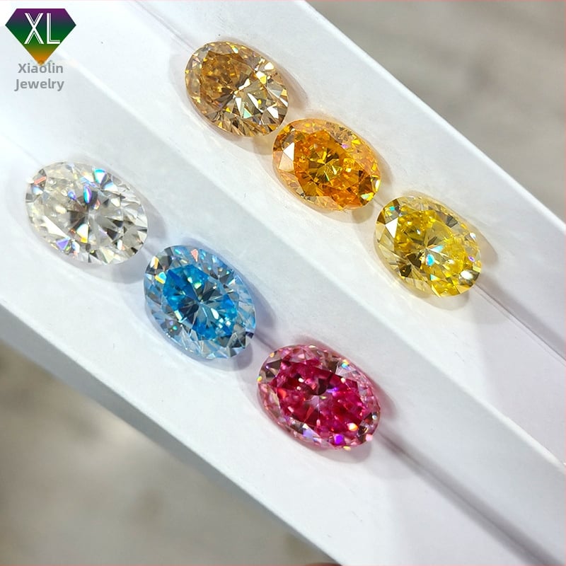 Moissanite laisvas akmuo, poliruota paviršius, ovalo formos, grynumas VVS, laboratorijoje užaugintas