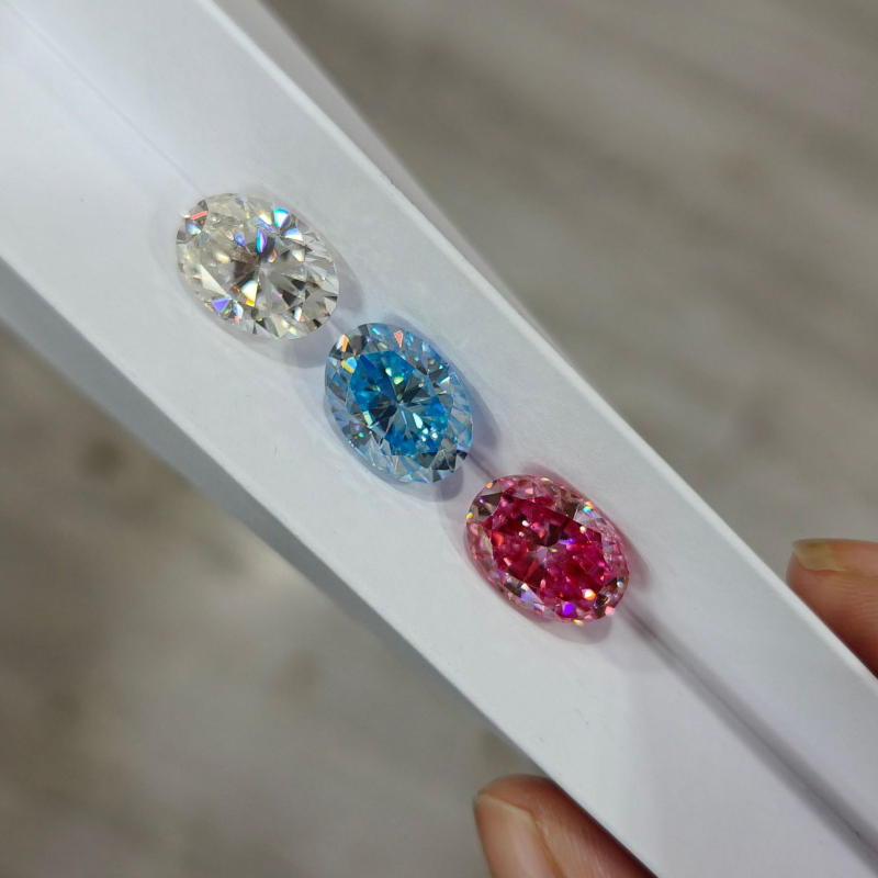 Moissanit свободен камък, полирана повърхност, овална форма, чистота VVS, лабораторно отгледан