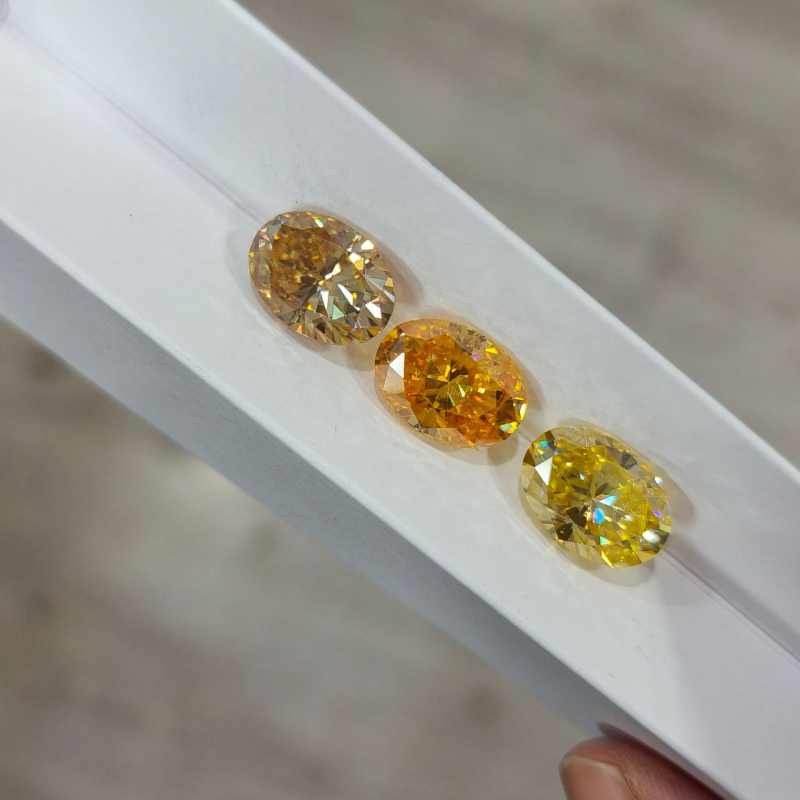 Moissanit свободен камък, полирана повърхност, овална форма, чистота VVS, лабораторно отгледан