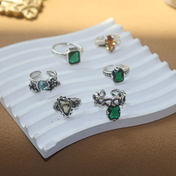 Moissanīta gredzens, ģeometrijisks dizains, ar diamantmiem iestādīts, sieviešu retro stilā