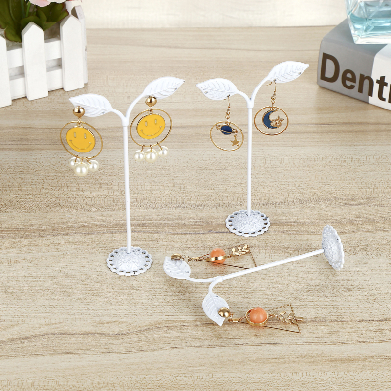 Metāla auskaru statīvs – trīsdaļīgs komplekts galda virsmai, auskaru displejs ar māksliniecisku dizainu