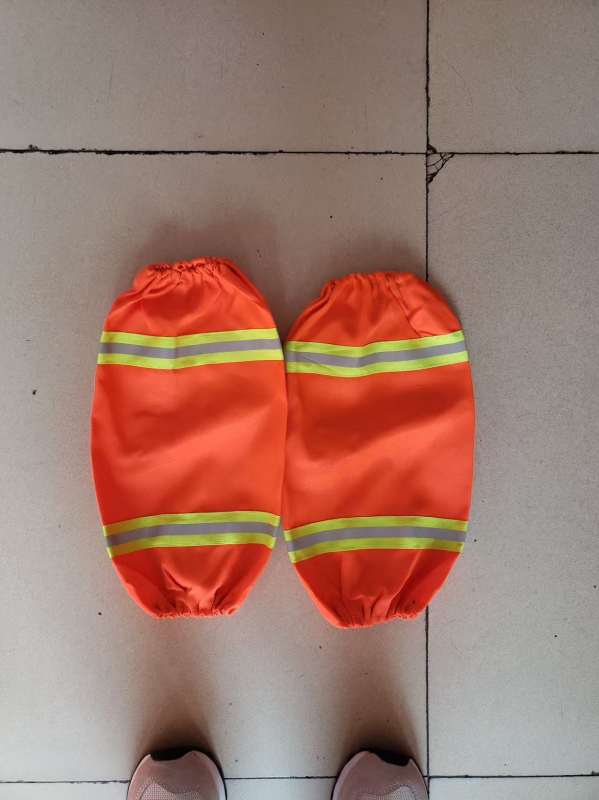 Sanitarinės darbo drabužių komplektas (viršus ir apatinius) kvėpuojantis, su atšvaitinėmis juostomis, atsparus dėvėjimuisi, anti-aukštai temperatūrai, keturiose sezonose, gamykloje/dirbtuvėse