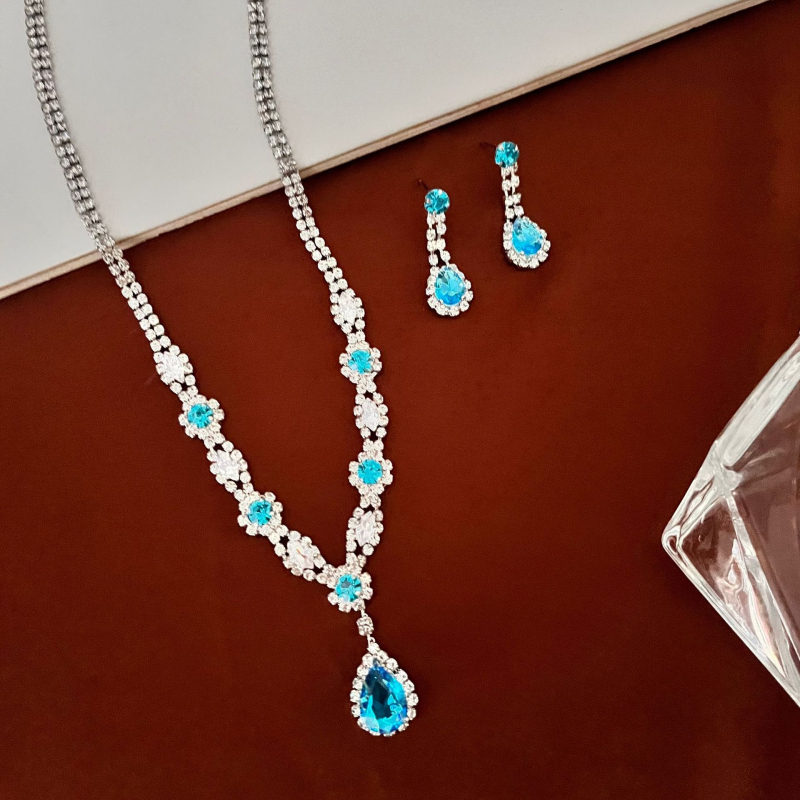Set nakita: naušnice i ogrlica, legura, rhinestone u obliku kapljice vode, običan lanac