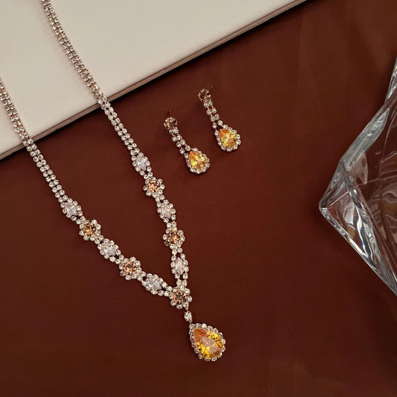 Set nakita: naušnice i ogrlica, legura, rhinestone u obliku kapljice vode, običan lanac