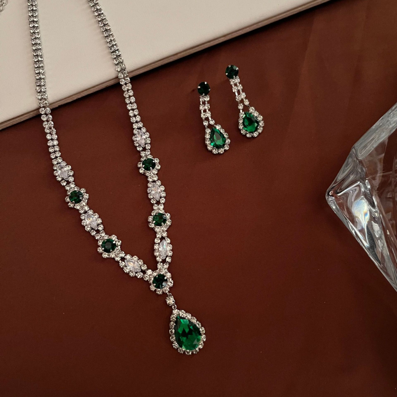 Set nakita: naušnice i ogrlica, legura, rhinestone u obliku kapljice vode, običan lanac