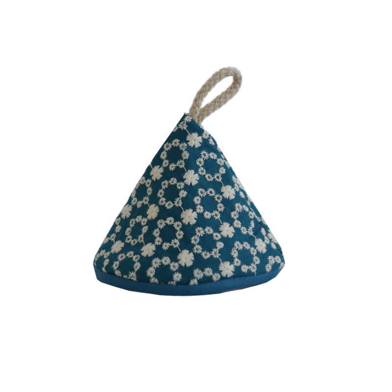 Termoizolēts virtuves komplekts: trīsstūra katla vāciņš, auduma cimdi un katla rokturis (aizsardzība pret apdegumiem)