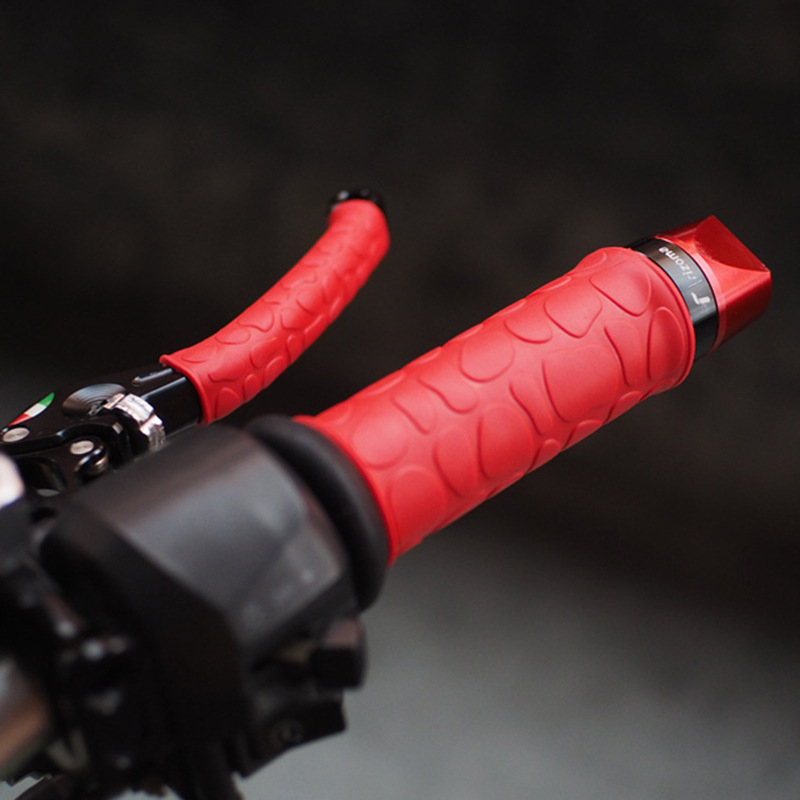 Gumijas stūres pārklājs motocikliem un elektriskajiem velosipēdiem – raga stilā, universāla piestiprināšana, pielāgota apstrāde, licencēts privātais zīmols