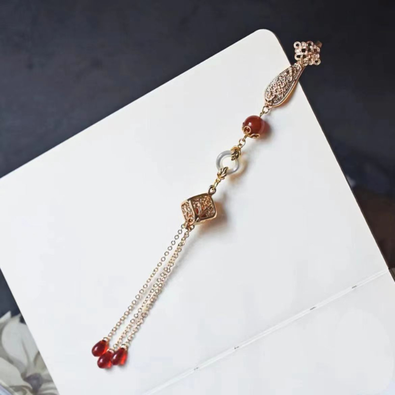 Vintažas sieviešu brošs ar kapla formas pērlēm, imitācijas pērlītes, bez ieliktēm