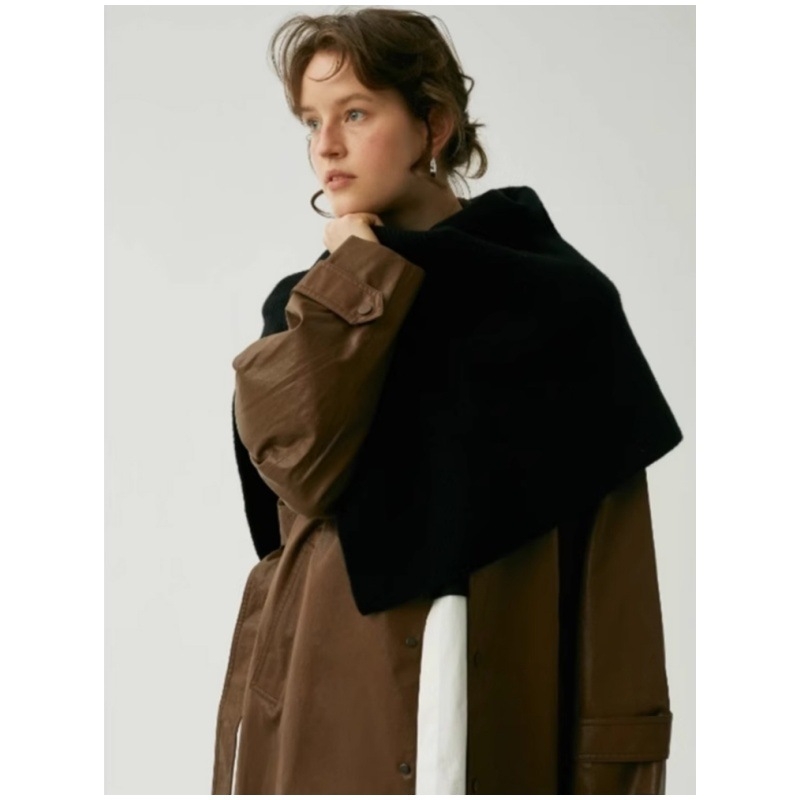 Șal asimetric tricotat, fibră de poliester, toamnă-iarnă, lansare toamna 2025