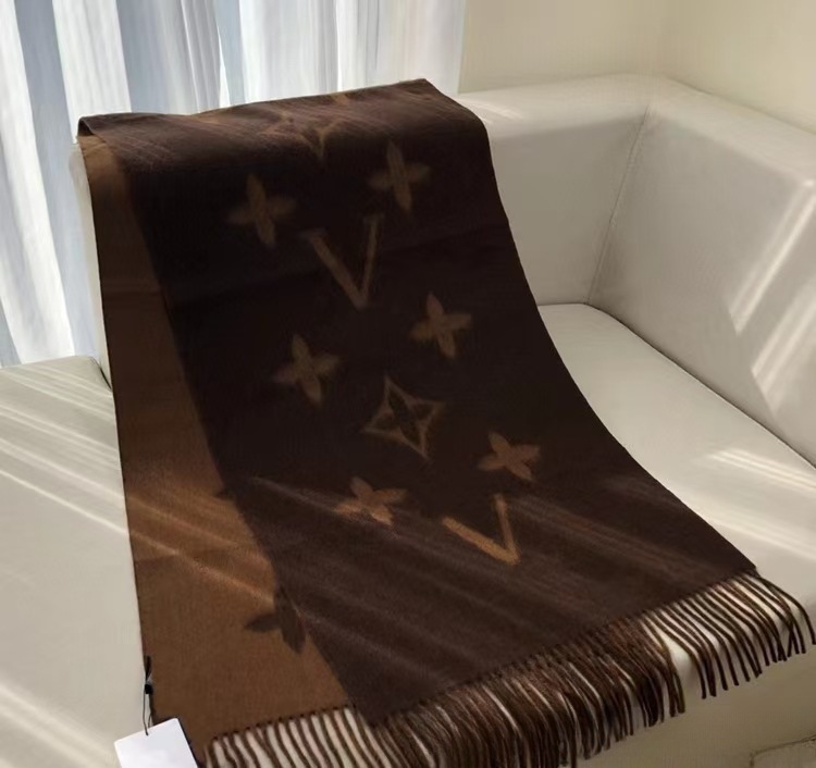 Șal din cașmir cu cip, 315 g, destinat iernii, lansare primăvara 2025