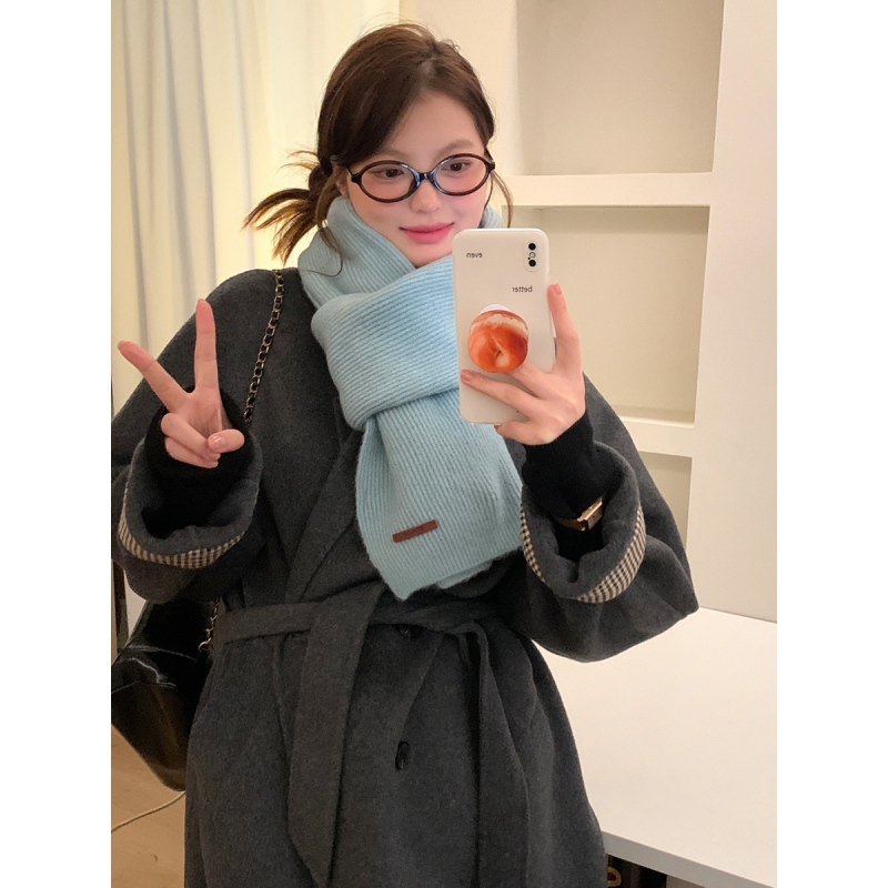 Pleteni šal od vunene smjese, mekan i topao, deblji za zimu, svestran