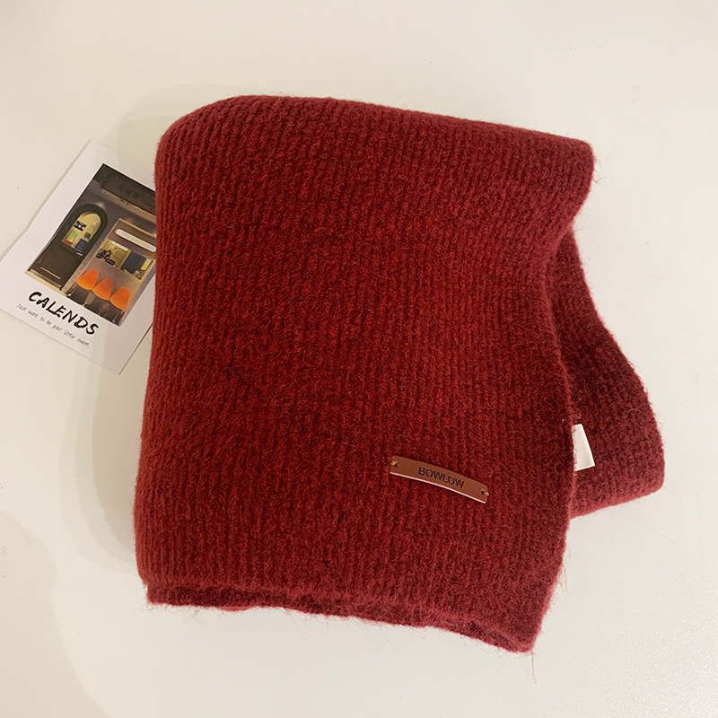 Pleteni šal od vunene smjese, mekan i topao, deblji za zimu, svestran