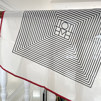 Šal od svile s nišnim prugama – Crepe de Chine Mulberry Silk, Veliki kvadratni šal, Izvor: Spot, Svi godišnja doba, Podrijetlo Zhejiang, Navedeno Ljeto 2023