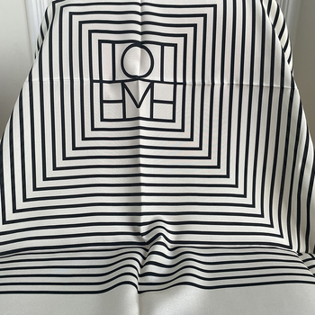 Šal od svile s nišnim prugama – Crepe de Chine Mulberry Silk, Veliki kvadratni šal, Izvor: Spot, Svi godišnja doba, Podrijetlo Zhejiang, Navedeno Ljeto 2023