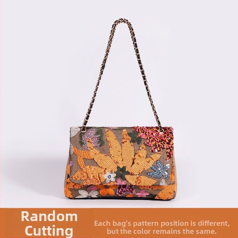 Pečių rankinė siuvinėjimu ir karoliukais, medvilnės ir lino audinys, horizontali stačiakampio siluet, vidinė užtrauktuko kišenė