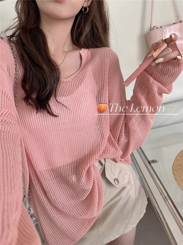 Brīvi krāsota adīta blūze ar V formas izgriezumu, garas piedurknes, kokvilnas elastāna audums, UPF30+ UV aizsardzība, vidējā garuma, džemper-stils