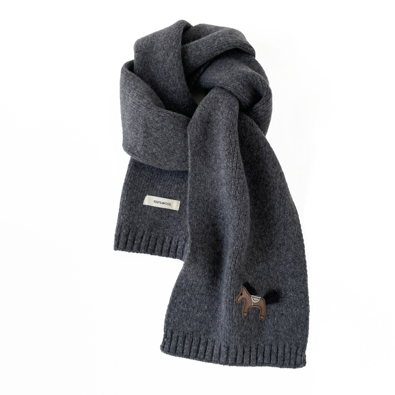 Vuneni šal s izvezenim motivom konjske glave – 100% vuna, zimski stil, srednje dug, svježi i slatki izgled