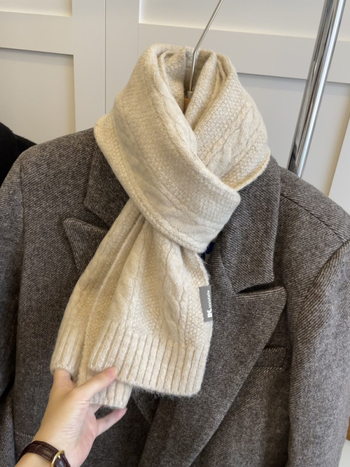 Zimski pleteni šal, imitacija kašmira, akrilna vlakna, sadržaj 51–60%
