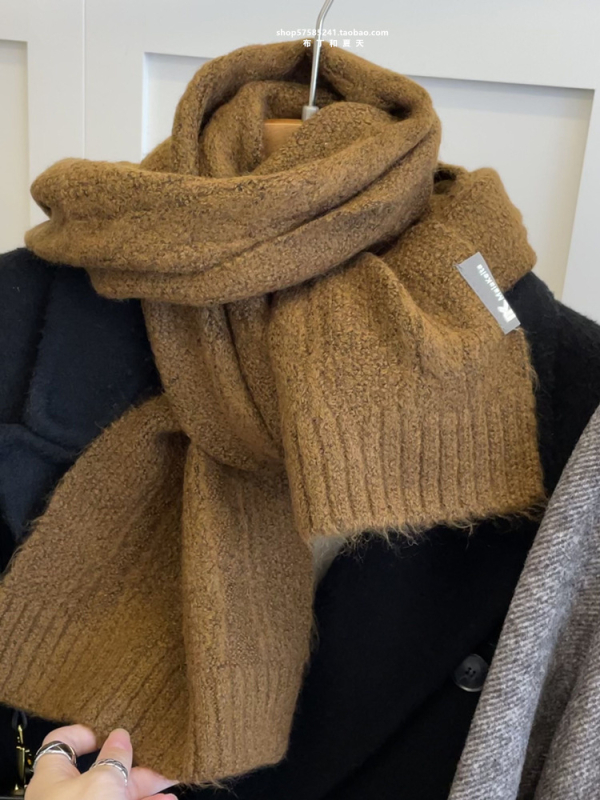 Zimski pleteni šal, imitacija kašmira, akrilna vlakna, sadržaj 51–60%