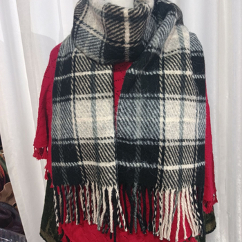 Zimski vuneni karirani šal — twill tkanje; vunena mješavina; produžena duljina; zadržava toplinu