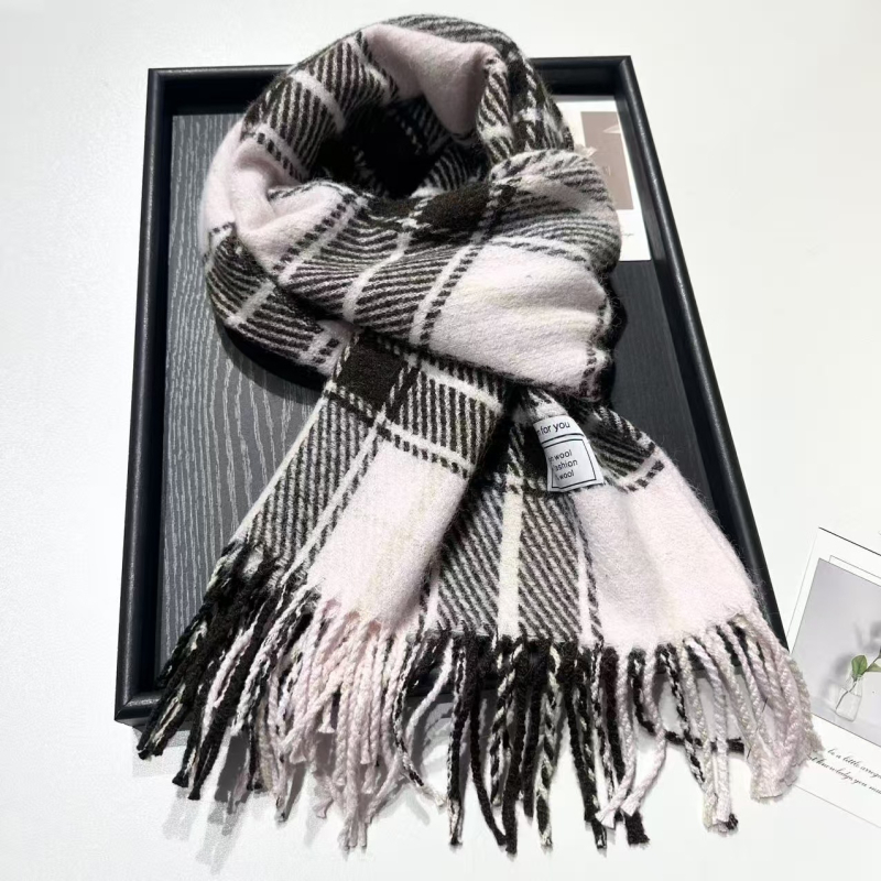 Zimski vuneni karirani šal — twill tkanje; vunena mješavina; produžena duljina; zadržava toplinu