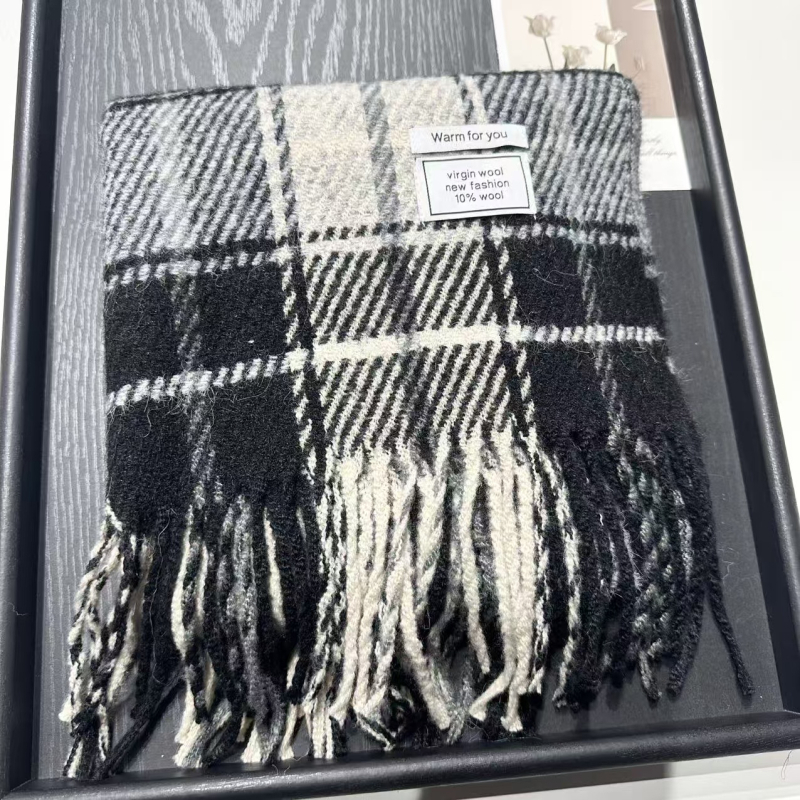 Zimski vuneni karirani šal — twill tkanje; vunena mješavina; produžena duljina; zadržava toplinu