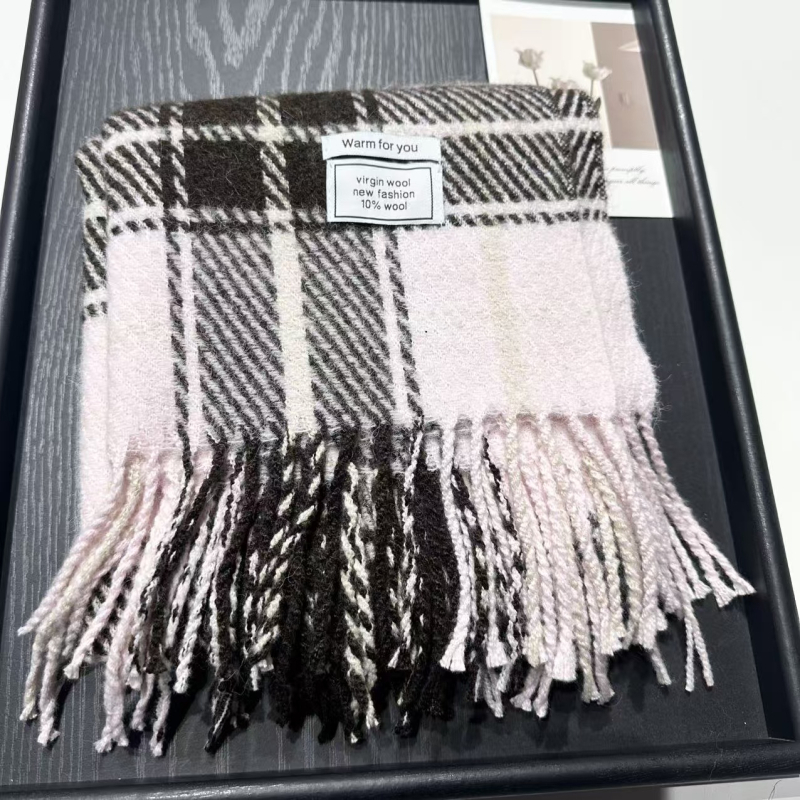 Zimski vuneni karirani šal — twill tkanje; vunena mješavina; produžena duljina; zadržava toplinu