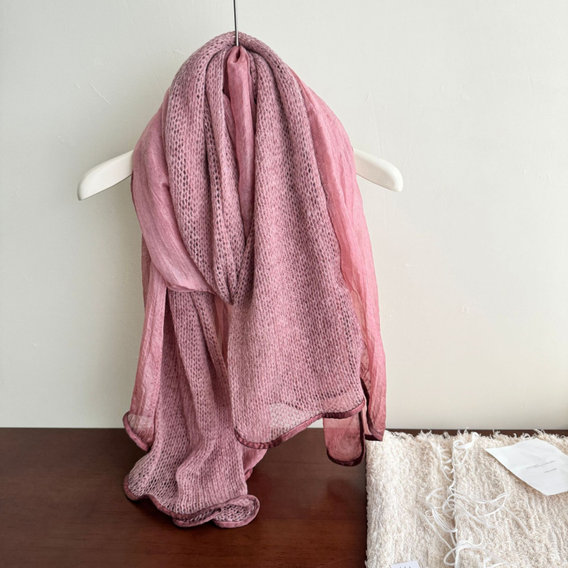 Šal od pamuka i lana – tie-dye, warp tkanje, literarno-retro stil