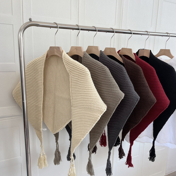 Șal triunghiular din lână amestecată • Monocrom • toamnă • Decorativ