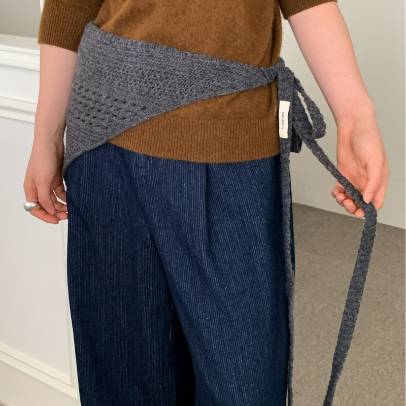 Kolmnurkne sall lõigatud kujundusega, vill, monokroomne, hoiab soojas