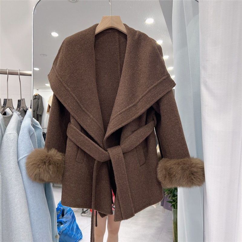 Γυναικείο παλτό από μαλλί προβάτων, ίσιο σιλουέτο, μεσαίου μήκους 65–80 εκ, μονόχρωμο, κλείσιμο με κορδόνι