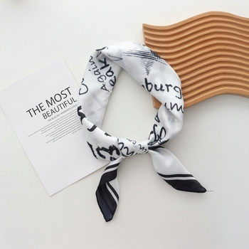 Τετράγωνο φουλάρι για καλοκαίρι — φρέσκο και γλυκό στυλ, εκτύπωση, 100% πολυεστέρας