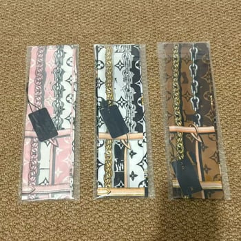 Μεταξωτό φουλάρι μαλλιών και λαστιχάκι μαλλιών, Fleur μάρκα, συνθετικό μετάξι, ύφανση twill, εκτύπωση, άνοιξη 2025