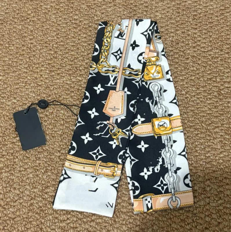 Μεταξωτό φουλάρι μαλλιών και λαστιχάκι μαλλιών, Fleur μάρκα, συνθετικό μετάξι, ύφανση twill, εκτύπωση, άνοιξη 2025