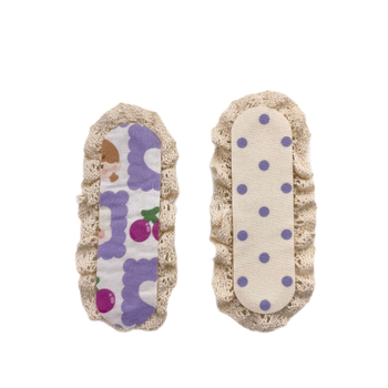 Vaikų galvos aksesuaras Korėjos stiliumi su nėrinių kraštu ir žiedlapių raštu su taškučiais, rankų darbo (Medžiaga: Audinys; Stilius: Korėjietiškas; Forma: Gėlė; Apdorojimas: Rankų darbas)