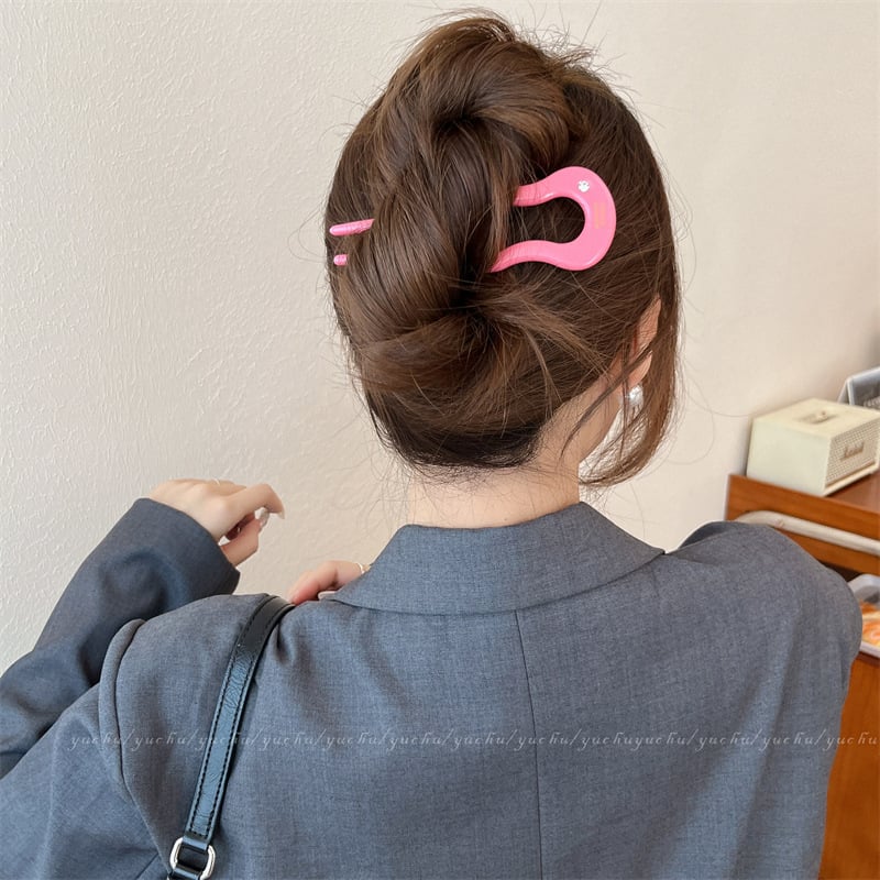 U-kujuline juuksekamm äädikhappega naistele — vintage stiil, kevad 2024 (Materjal: äädikhape; Stiil: vintage, naised; Vorm: U-kujuline)