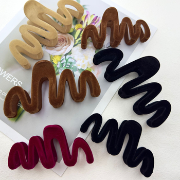 Shark clip za kosu, ručna izrada, plastika/smola, zima 2023, modni uredski stil