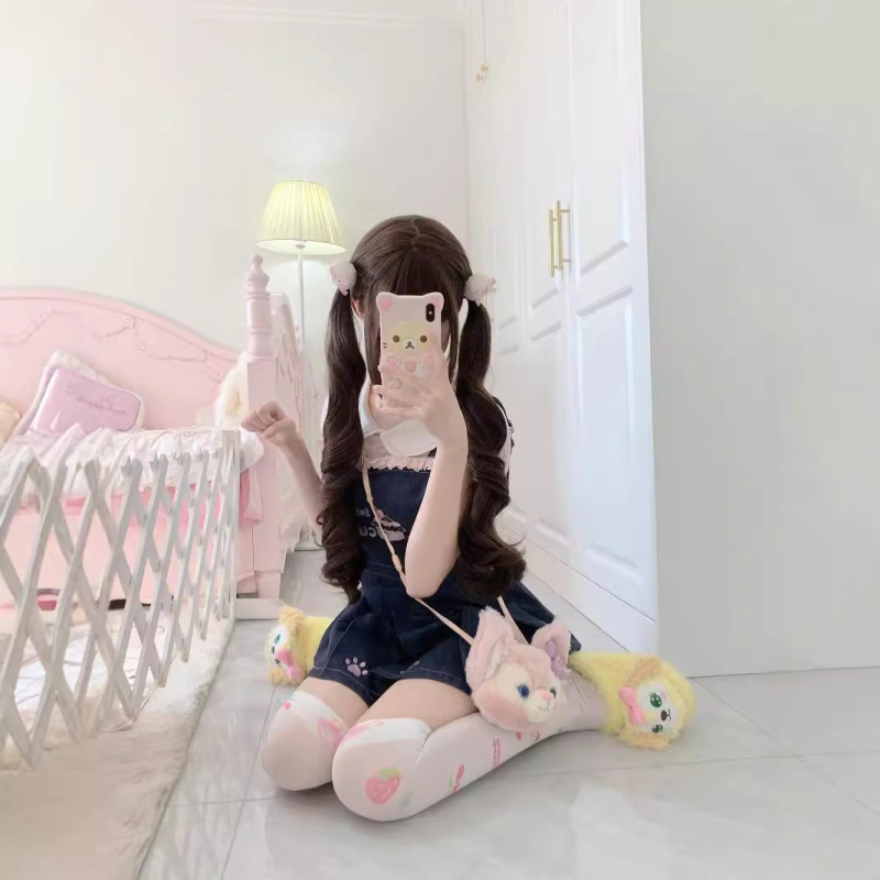 Lolita garā viļņota parūka ar divām astiņām, taisa priekšējā bangs, romiešu loki, augstas temperatūras šķiedras