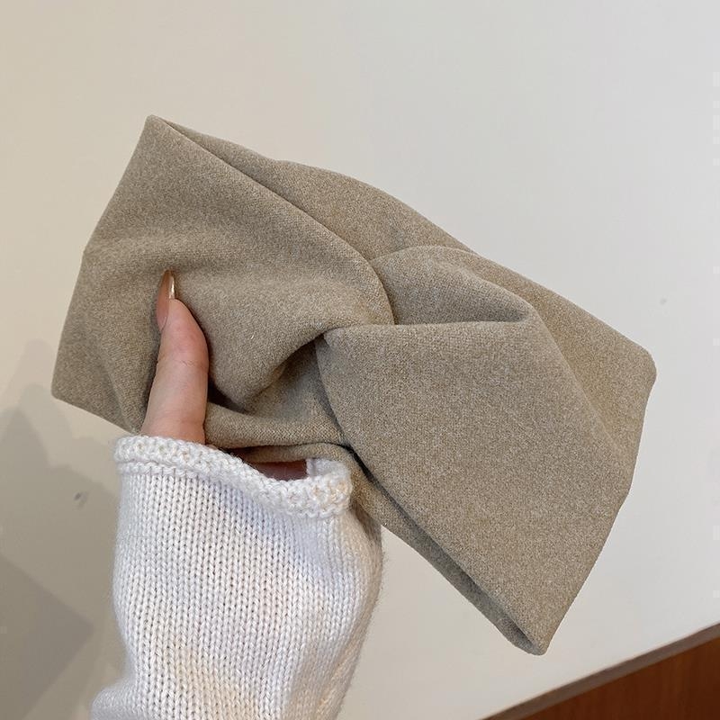 Fém hajgumi fejfedő, tavasz 2025