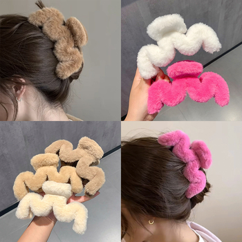 Plišani klamer za kosu Shark clip – ručno izrađeno, koreanskog stila za updo dodatak