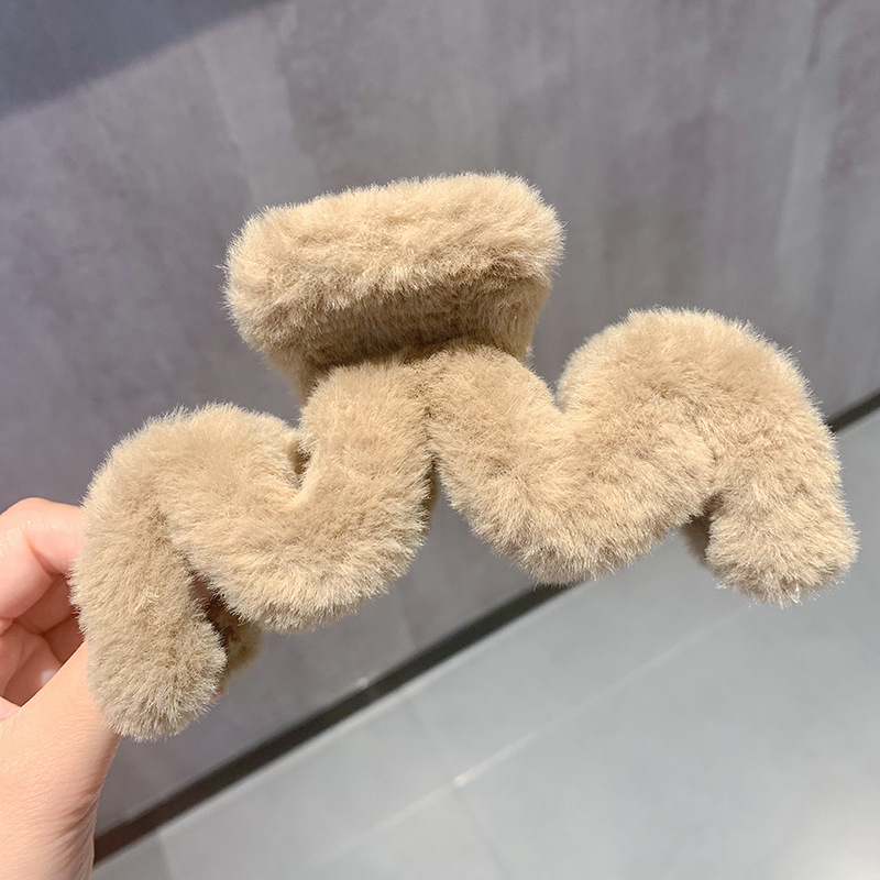 Plišani klamer za kosu Shark clip – ručno izrađeno, koreanskog stila za updo dodatak