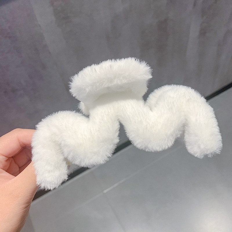 Plišani klamer za kosu Shark clip – ručno izrađeno, koreanskog stila za updo dodatak