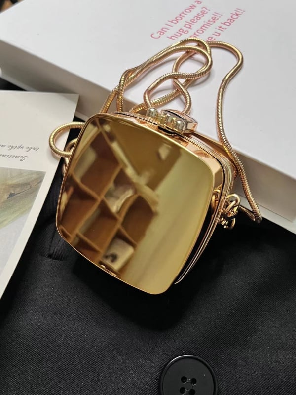 Mini akrila apaļā crossbody soma, pilsētas vienkāršs stils, cieta korpuss, atvērta augšdaļa, iekšējie kabati telefons, ID un kamera