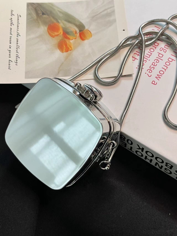 Mini akrila apaļā crossbody soma, pilsētas vienkāršs stils, cieta korpuss, atvērta augšdaļa, iekšējie kabati telefons, ID un kamera