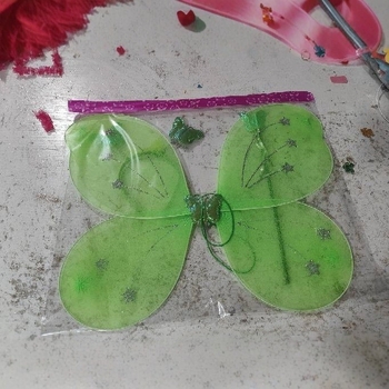 Set accesorii costuma pentru copii: aripi de fluture, baghetă magică pentru cap, jucărie zână cu flori (3 piese)