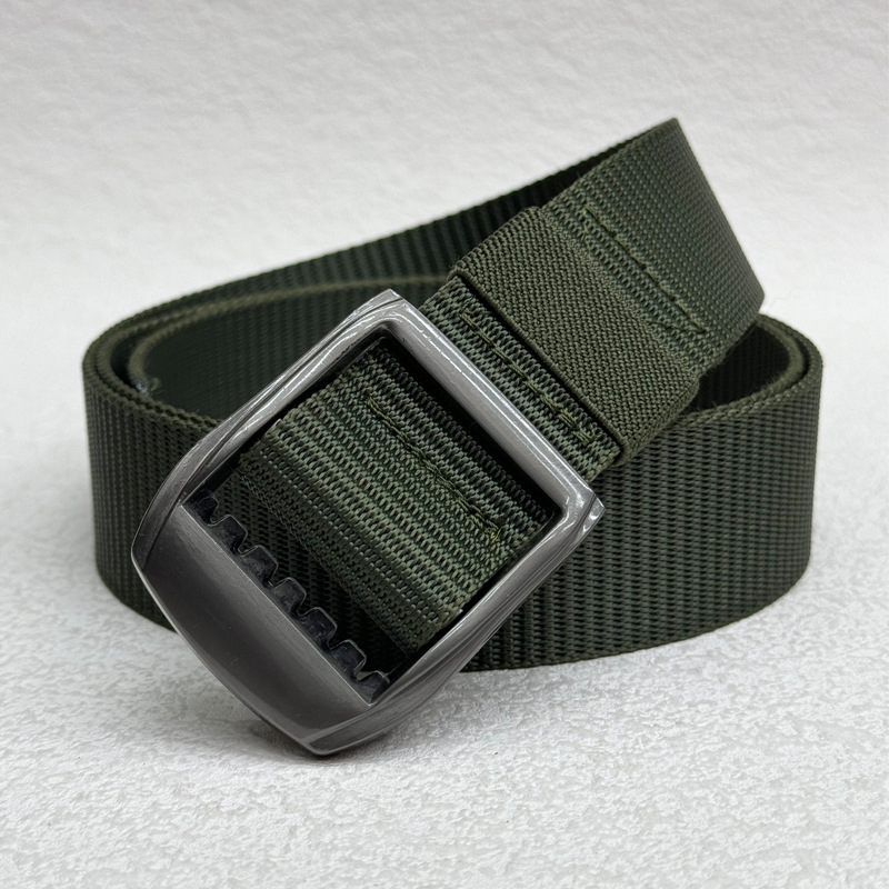 Pojas – Pleteni materijal, kopča od zlitine, zatvaranje kopčom, širina 2-4 cm, stil: svestran, opušten, sportski, minimalistički