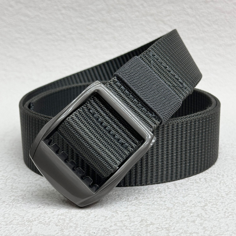 Pojas – Pleteni materijal, kopča od zlitine, zatvaranje kopčom, širina 2-4 cm, stil: svestran, opušten, sportski, minimalistički